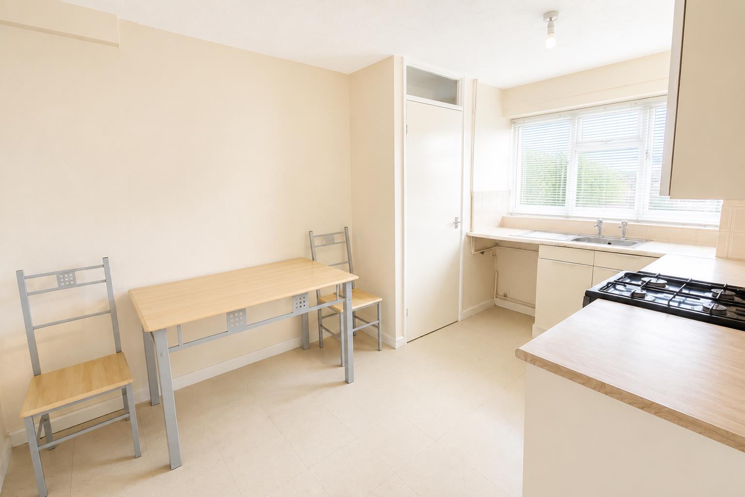 27 Crestwood Court, Shropshire, SY11 1DB For Sale